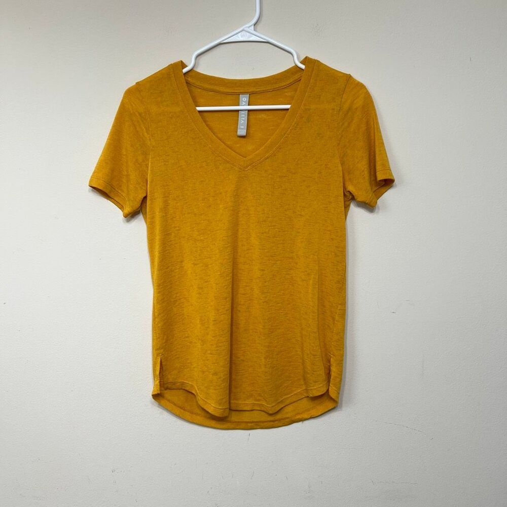 Athleta Women's Short Sleeve Breezy Scoop V-Neck T-Shirt Golden Yellow Size XS